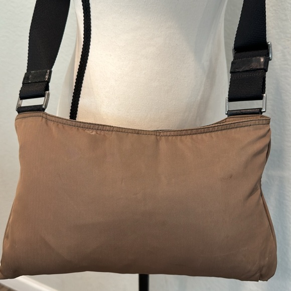 Authentic Prada crossbody bag - Picture 3 of 14